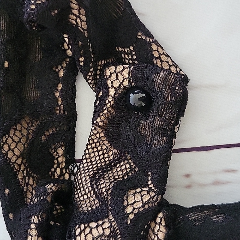Desirea Catsuit - Picture 7 of 9